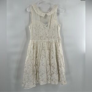 ModCloth Geode white lace dress dress with collar and no sleeves size M
